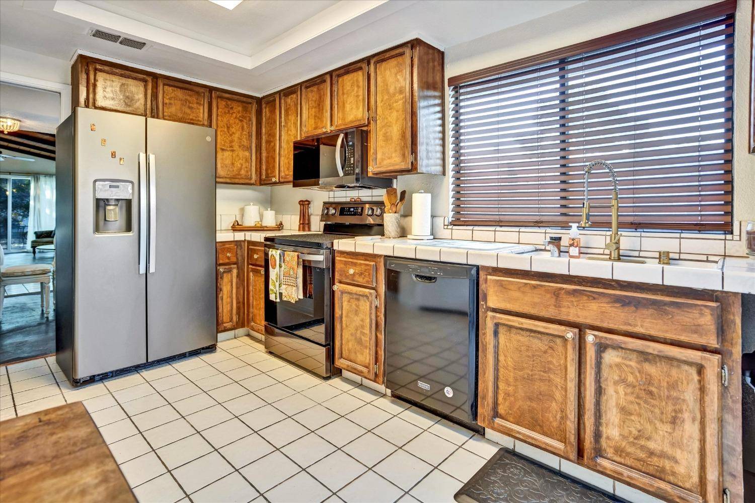 Fair Oaks, CA 95628,8153 Rose Vine LN