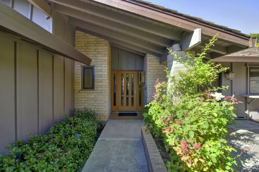 2809 Calle Vista WAY, Sacramento, CA 95821