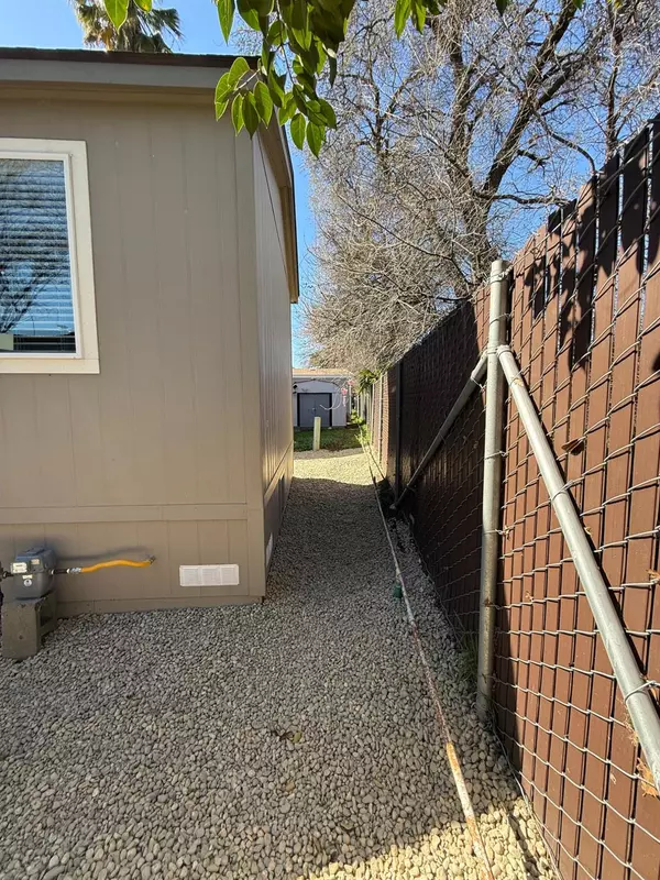 West Sacramento, CA 95961,1050 West Capital Ave #33