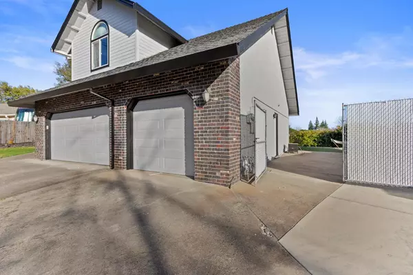Folsom, CA 95630,7033 Pine View DR