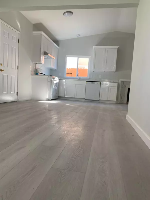 Sacramento, CA 95823,8132 Valley Green DR