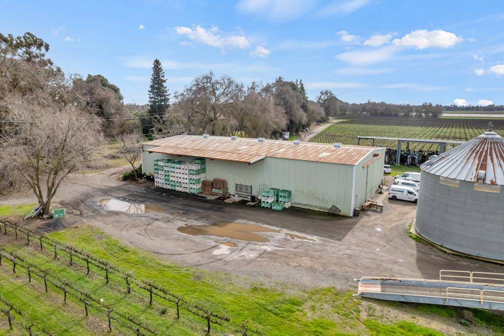 Clarksburg, CA 95612,33450 S River RD