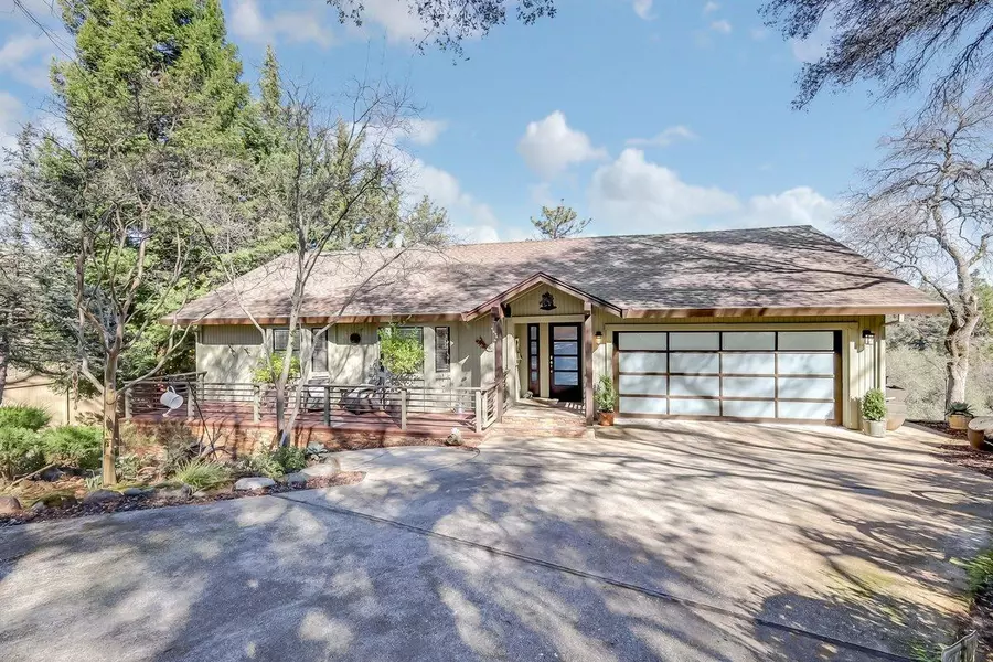 19071 Hummingbird DR, Penn Valley, CA 95946