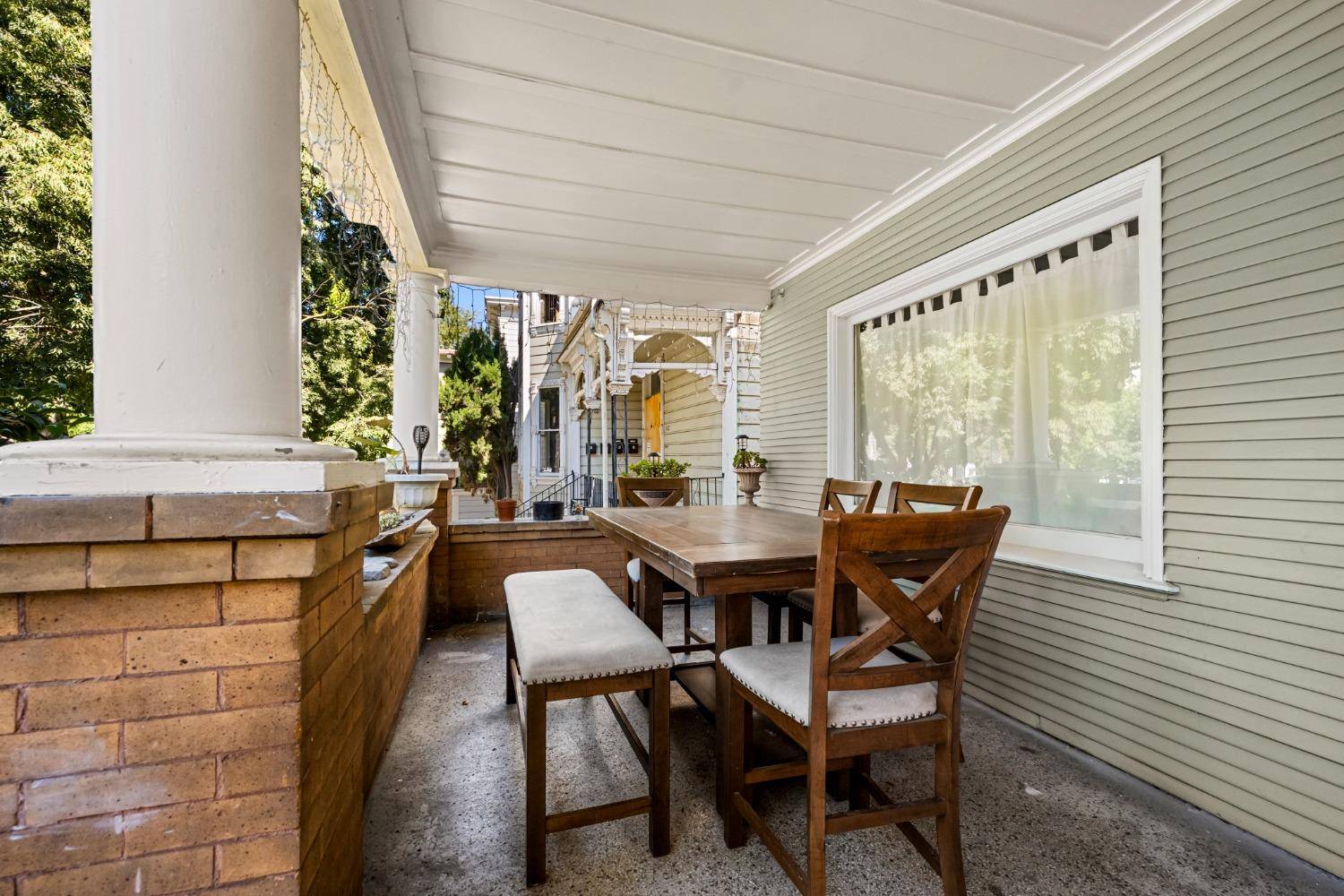 Sacramento, CA 95811,1518 Q ST