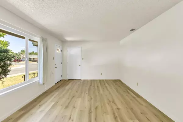 Sacramento, CA 95825,1109 Agatha WAY