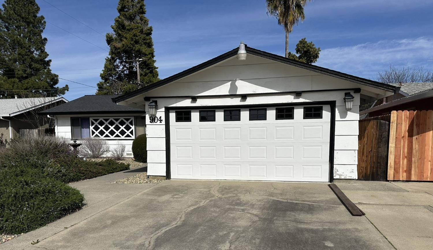 West Sacramento, CA 95605,904 Joan ST