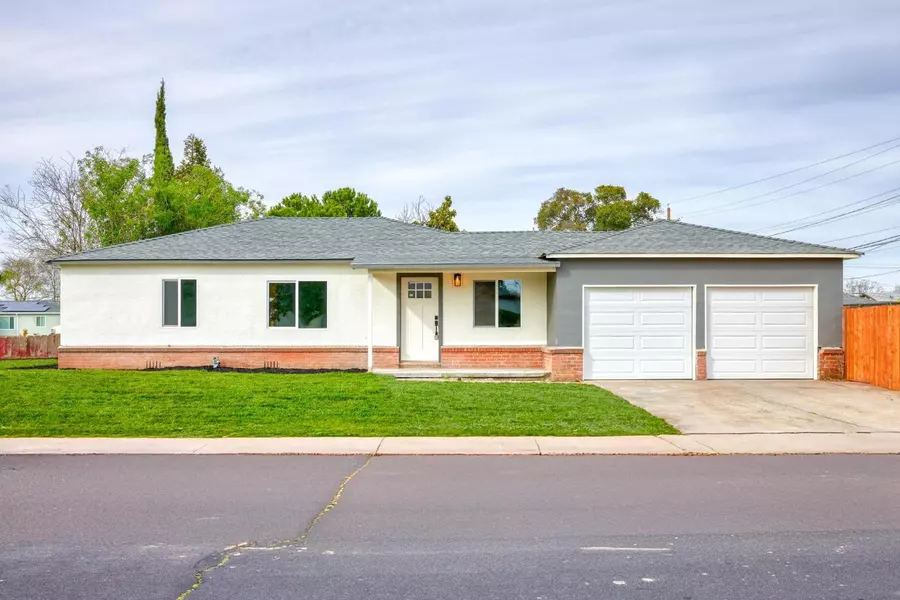 803 Pine ST, Manteca, CA 95336