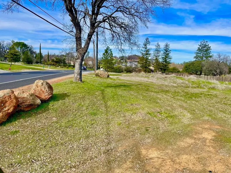 1852 American River TRL, Cool, CA 95614