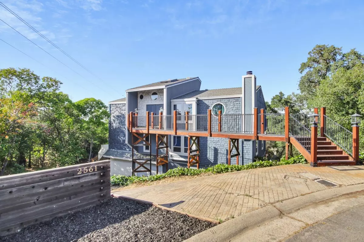 El Dorado Hills, CA 95762,2561 King Richard DR