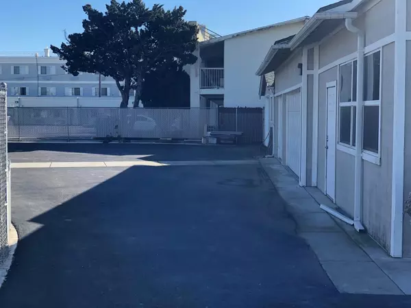 Los Banos, CA 93635,1412 Paradise LN