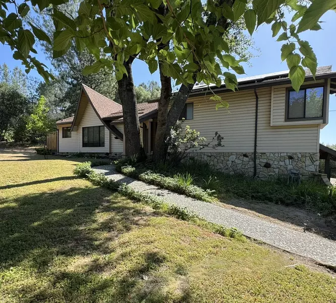 670 Crestview DR, Diamond Springs, CA 95619