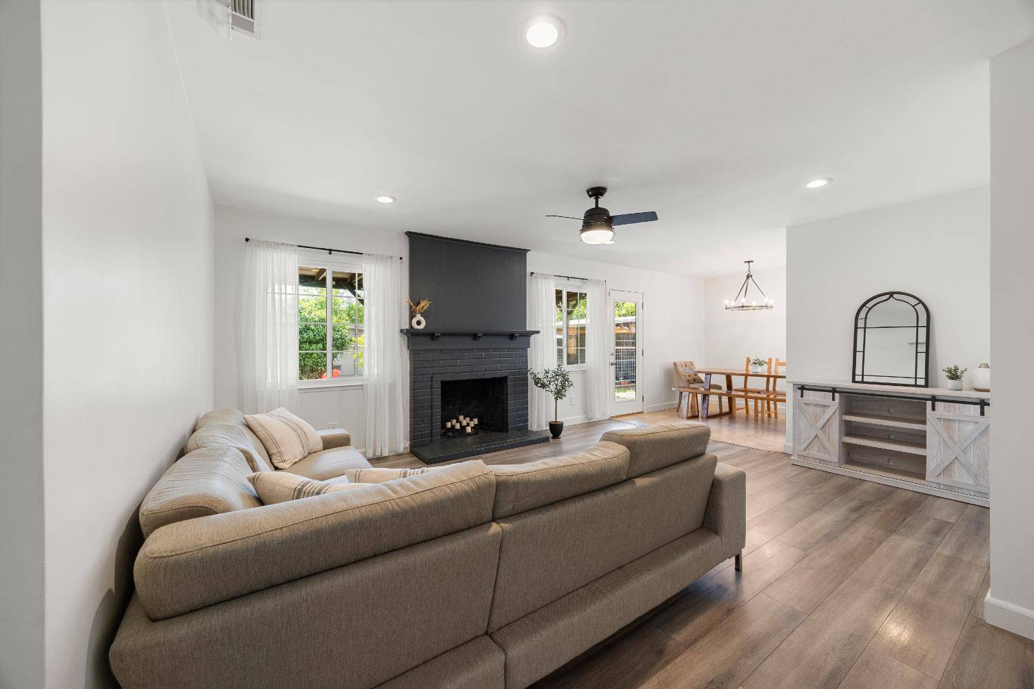 North Highlands, CA 95660,6913 Stoneman DR