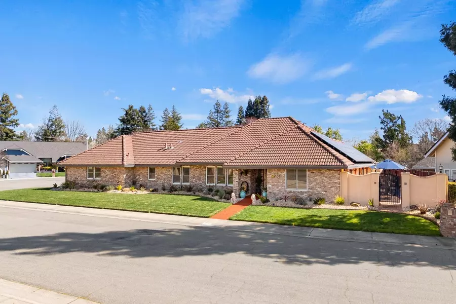 1129 Newport WAY, Roseville, CA 95661