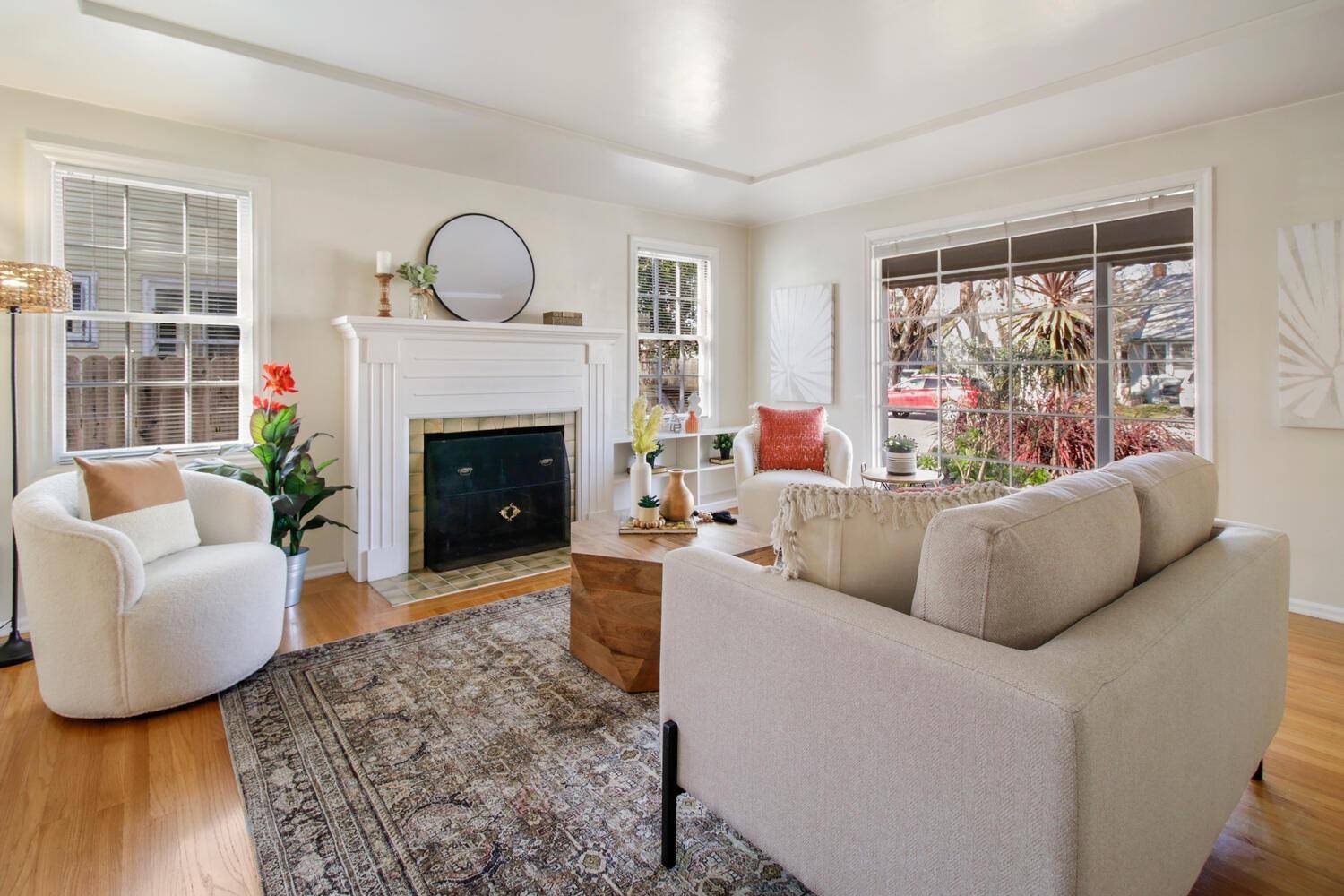 Sacramento, CA 95818,980 Robertson WAY