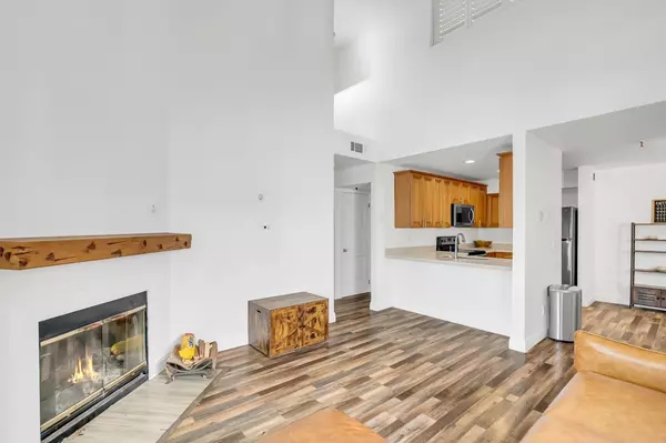 Sacramento, CA 95825,1019 Dornajo way #225