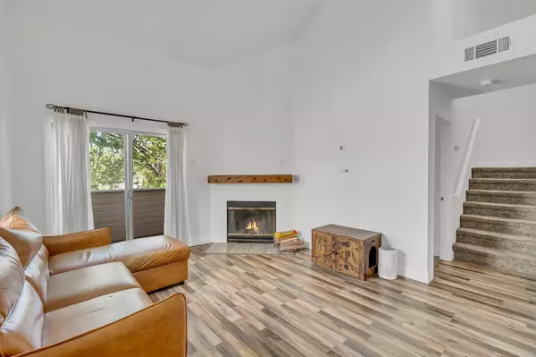 Sacramento, CA 95825,1019 Dornajo way #225