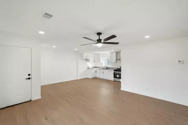 Merced, CA 95348,957 W Cardella RD