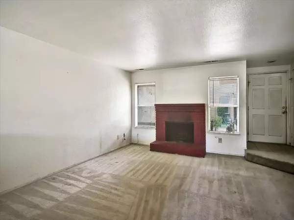 Modesto, CA 95354,564 Pirinen LN #B
