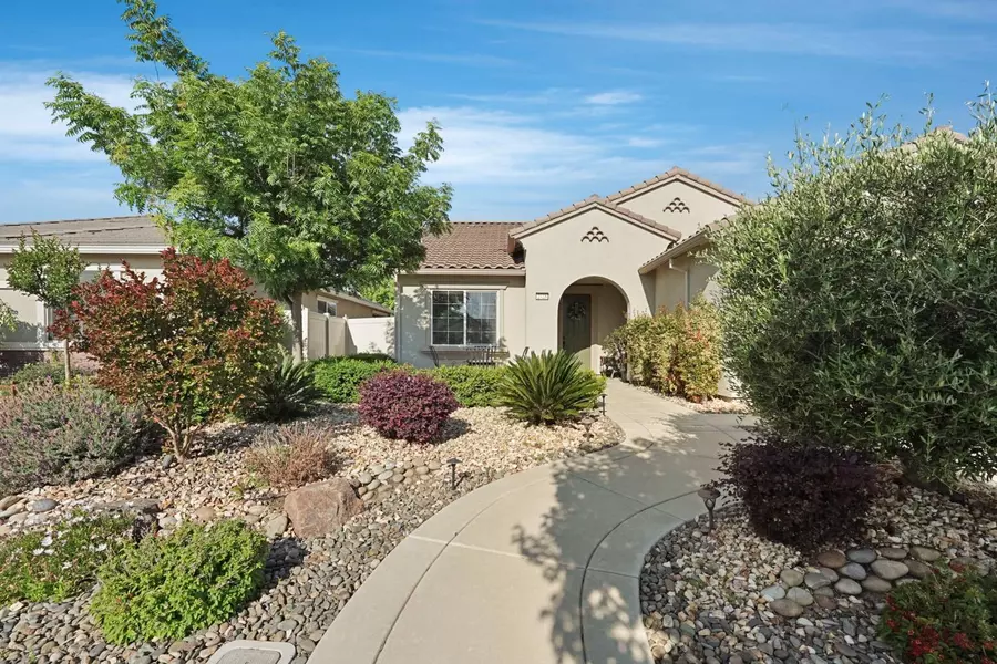 2725 Shadow Berry Dr., Manteca, CA 95336