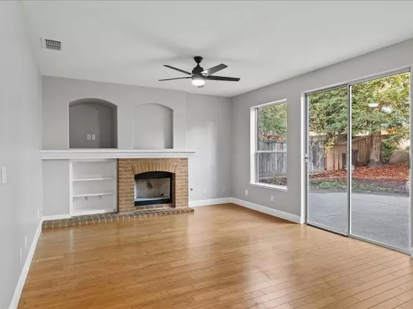 Roseville, CA 95661,2904 Barret DR