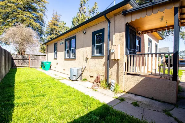 Lodi, CA 95240,436 E Walnut