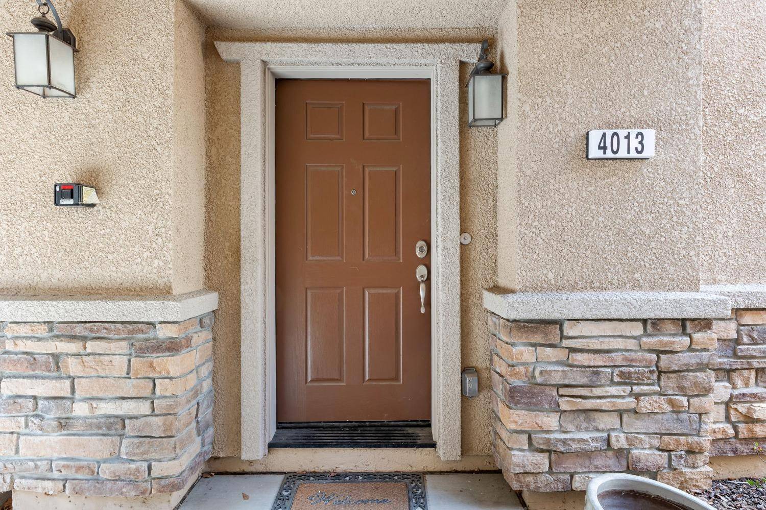 Sacramento, CA 95835,3301 N Park DR #4013