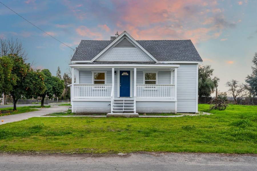 2882 E Center ST, Acampo, CA 95220