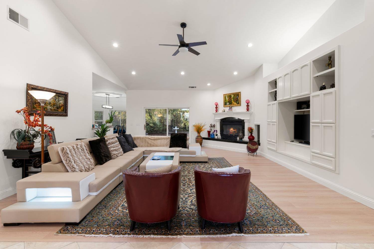 Carmichael, CA 95608,6731 Steele Oak LN