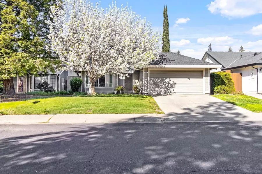 656 Portside CIR, Roseville, CA 95678