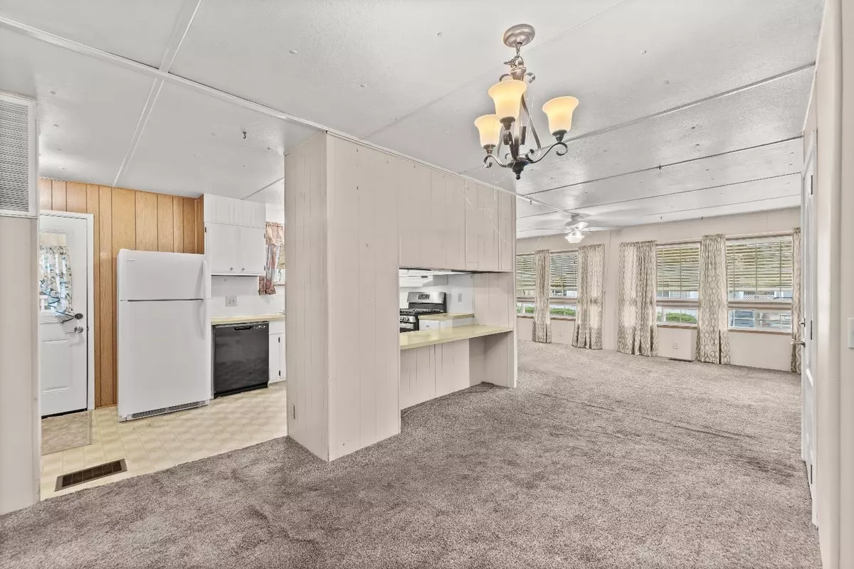 Yuba City, CA 95993,1155 Pease RD #118