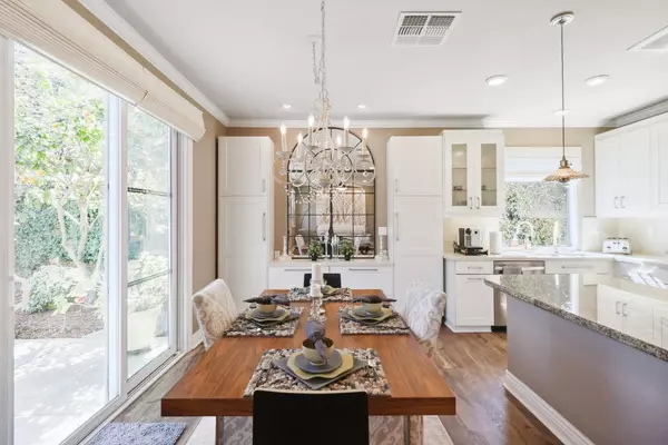 Davis, CA 95618,1012 Bendita CT