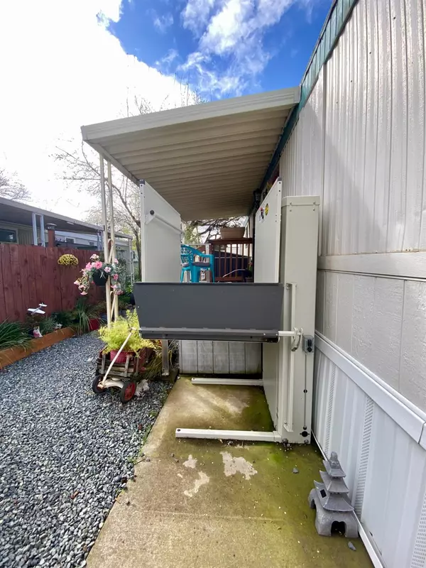 Oroville, CA 95966,6368 Lincoln BLVD #33