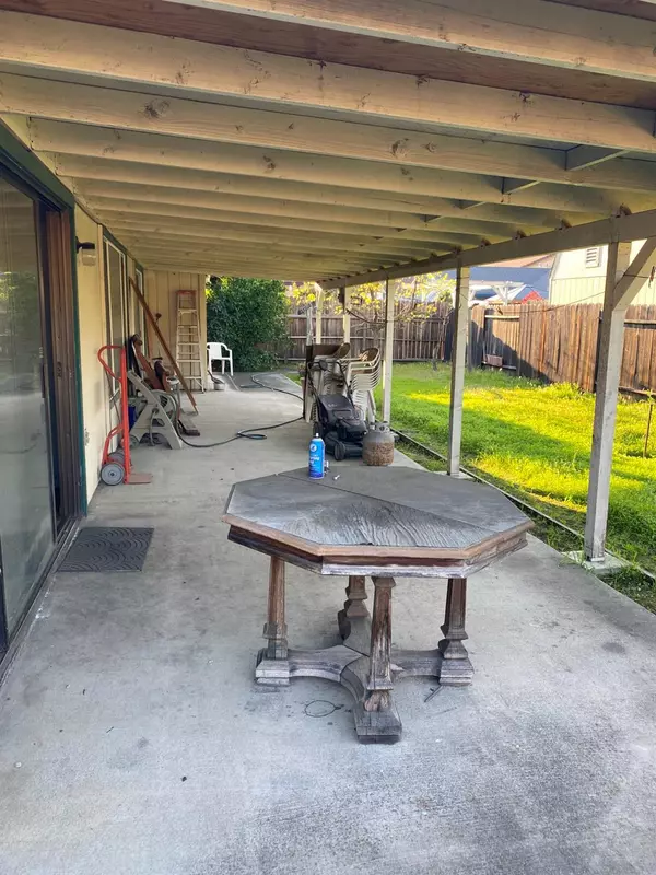 Stockton, CA 95209,1017 Royal Oaks DR