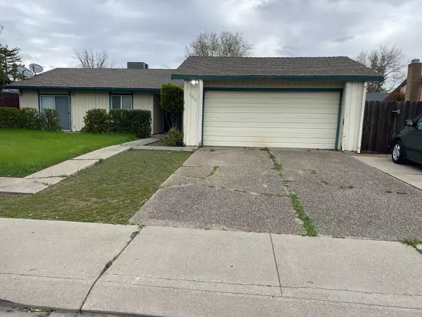 1017 Royal Oaks DR, Stockton, CA 95209