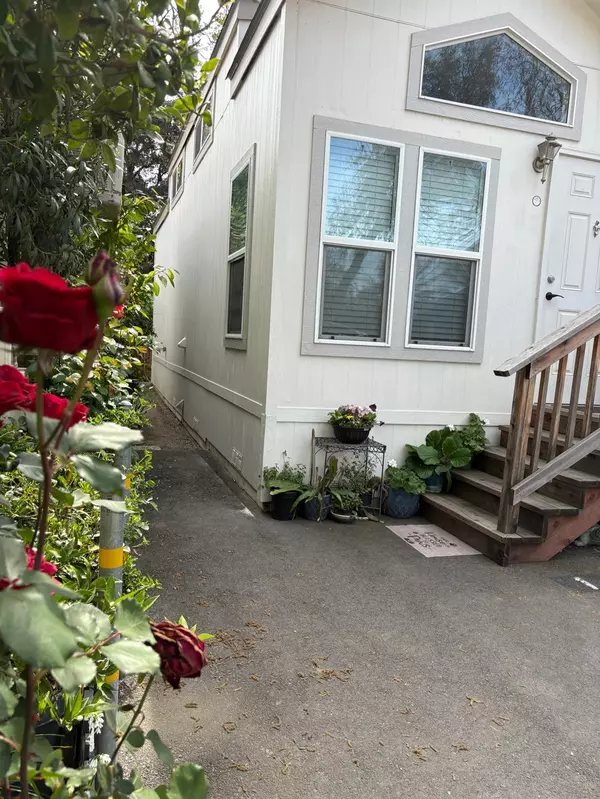 Davis, CA 95616,1027 Olive DR #1
