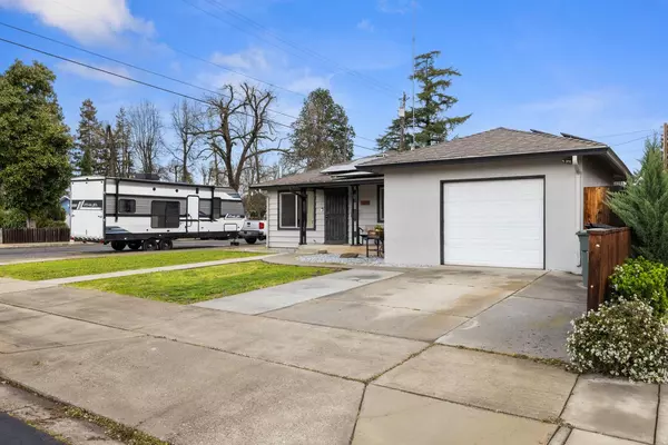 Oakdale, CA 95361,651 California AVE