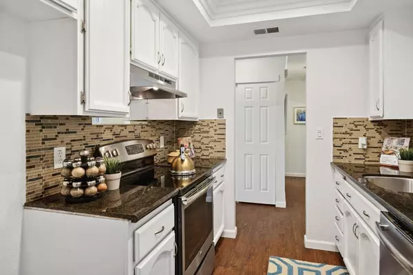 Davis, CA 95618,4138 Cowell BLVD
