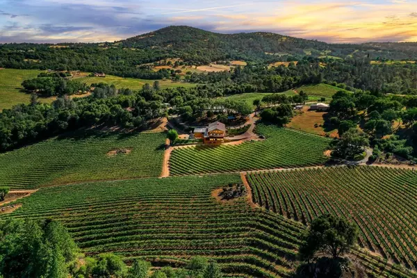 5660 Vineyard LN, Placerville, CA 95667