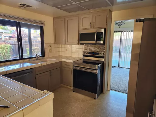 Modesto, CA 95356,3704 Corte Madera AVE