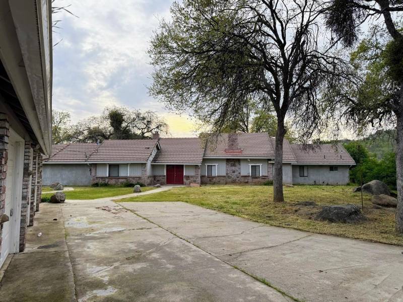 47409 Thunderhill LN, Squaw Valley, CA 93675