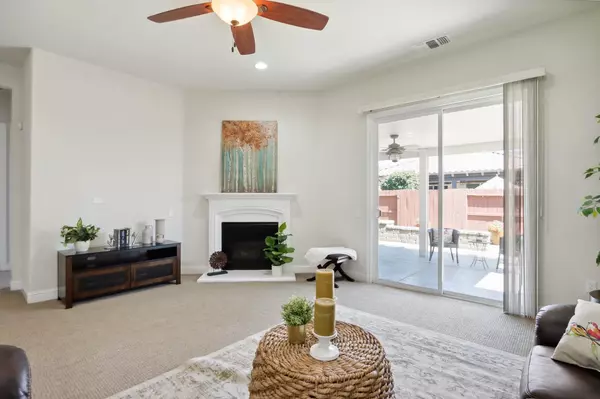 Roseville, CA 95747,2398 Langtree DR