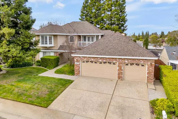 8155 Walnut Villa WAY, Fair Oaks, CA 95628