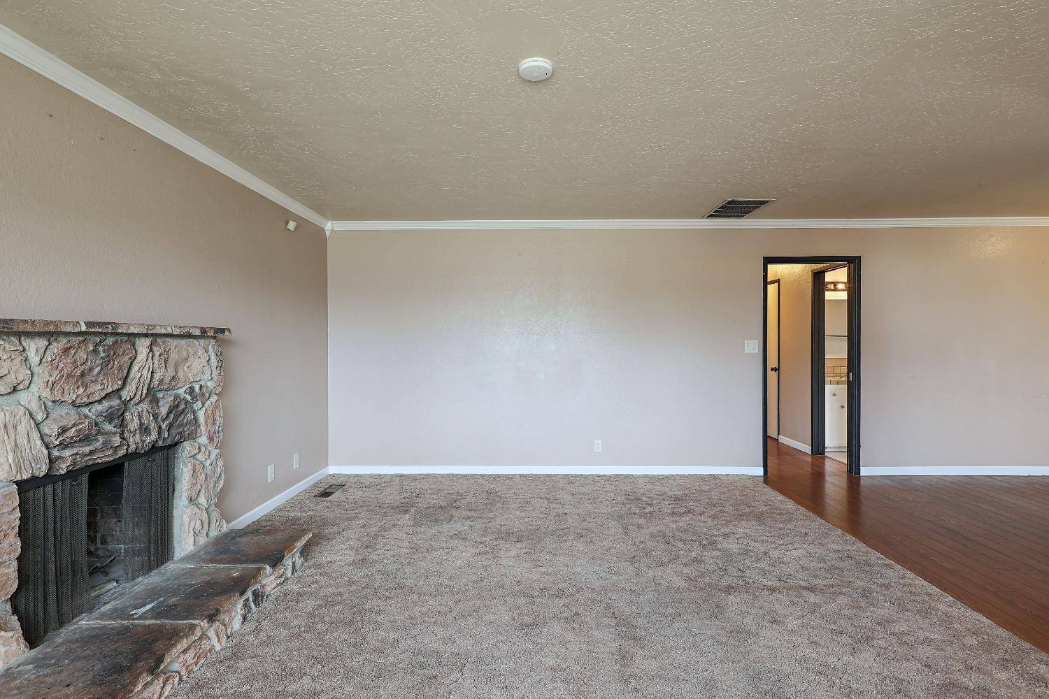 Turlock, CA 95382,220 Earlham DR