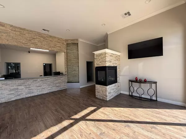 Atwater, CA 95301,273 E Bellevue