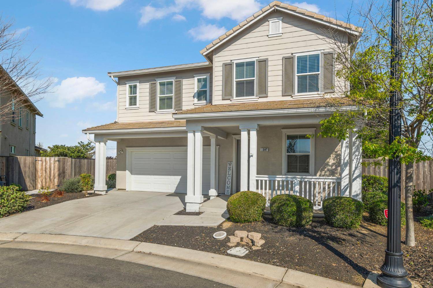 Lodi, CA 95242,1207 Cabernet CT