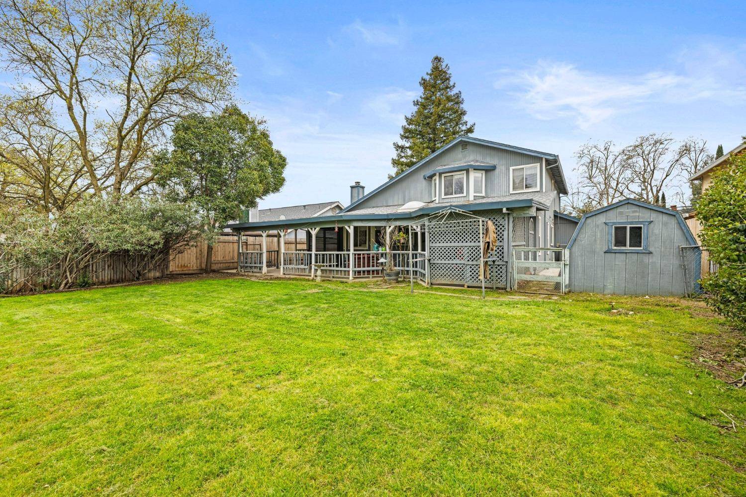 Rio Linda, CA 95673,6944 10th ST