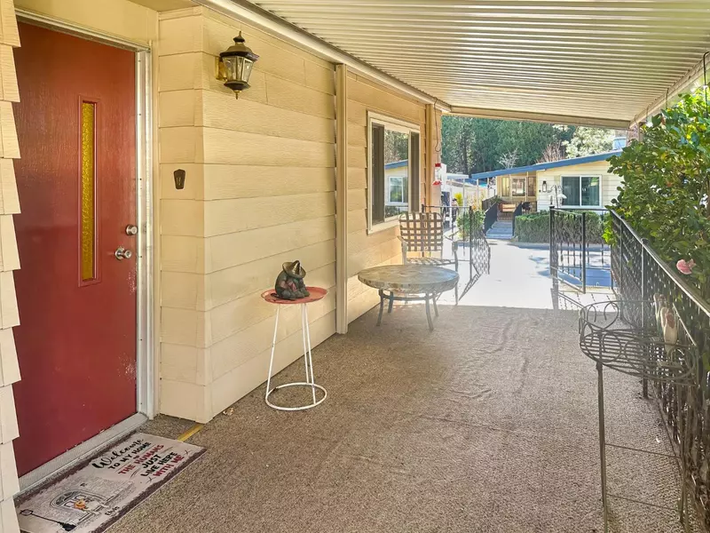 41 Candy LN, Grass Valley, CA 95945