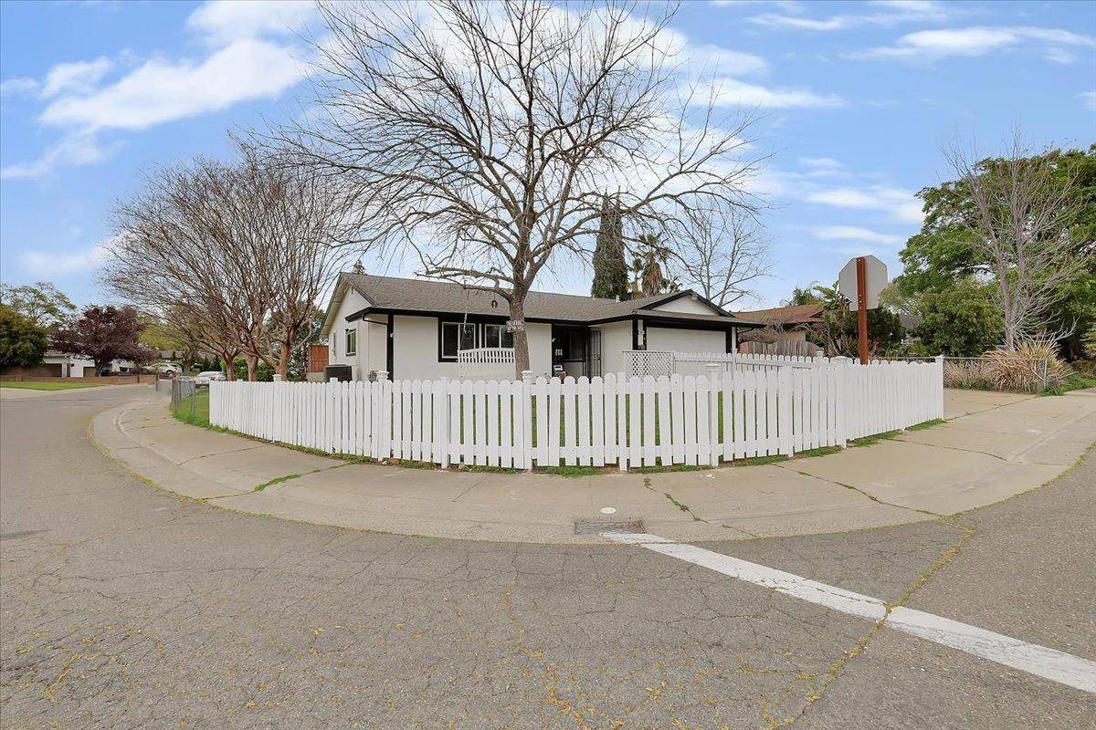 North Highlands, CA 95660,3901 Bainbridge DR