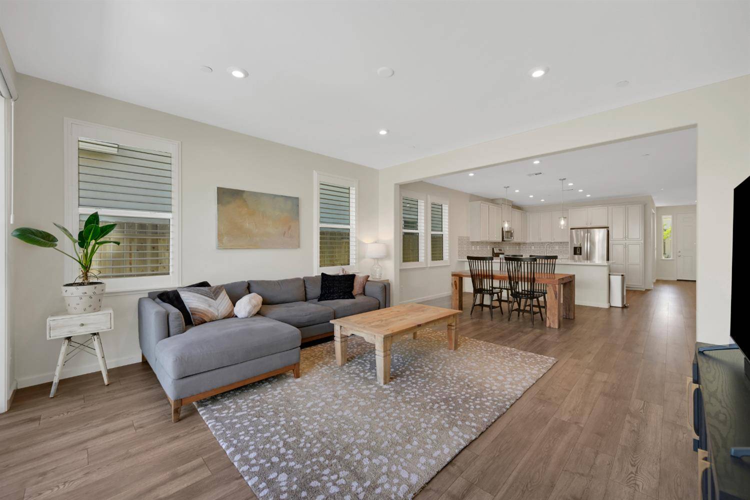 Roseville, CA 95747,1056 Luna DR