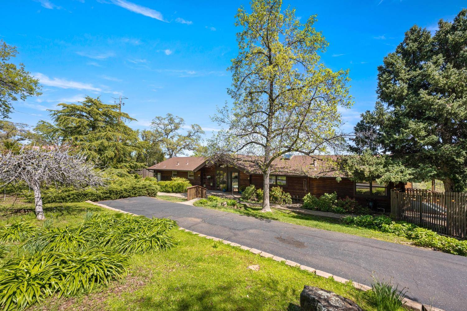 El Dorado, CA 95623,7649 Crystal BLVD